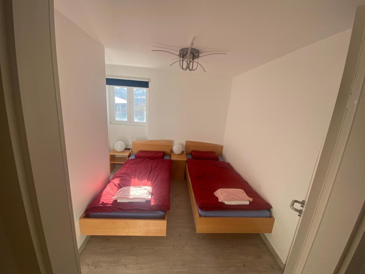 Today Appartement Famille Chippis Exterior photo